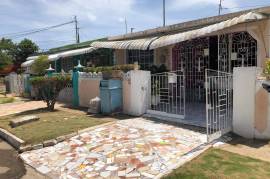 4 Bedrooms 2 Bathrooms, House for Sale in Greater Portmore