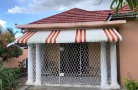 5 Bedrooms 4 Bathrooms, House for Sale in Spanish Town