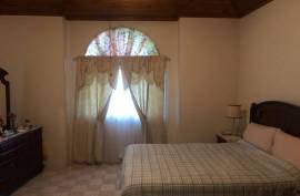 5 Bedrooms 4 Bathrooms, House for Sale in Spanish Town