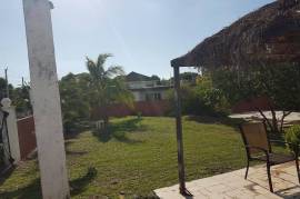 3 Bedrooms 2 Bathrooms, House for Sale in May Pen