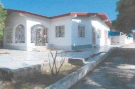 6 Bedrooms 3 Bathrooms, House for Sale in May Pen