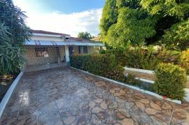 3 Bedrooms 2 Bathrooms, House for Sale in Lysons