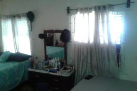 6 Bedrooms 3 Bathrooms, House for Sale in Linstead