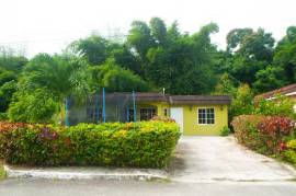 3 Bedrooms 2 Bathrooms, House for Sale in Bog Walk