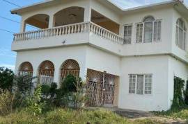 4 Bedrooms 3 Bathrooms, House for Private in Spanish Town