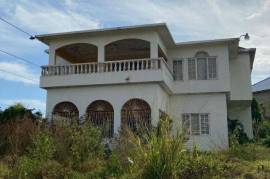 4 Bedrooms 3 Bathrooms, House for Private in Spanish Town