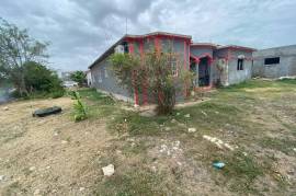 4 Bedrooms 2 Bathrooms, House for Sale in Greater Portmore