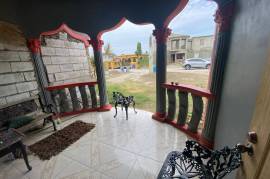 4 Bedrooms 2 Bathrooms, House for Sale in Greater Portmore