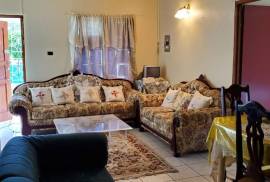 5 Bedrooms 3 Bathrooms, House for Sale in May Pen