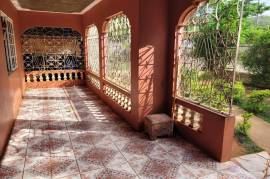 3 Bedrooms 2 Bathrooms, House for Sale in Spanish Town