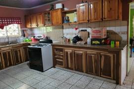 3 Bedrooms 2 Bathrooms, House for Sale in Spanish Town