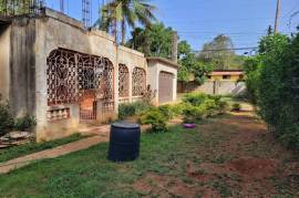 3 Bedrooms 2 Bathrooms, House for Sale in Spanish Town