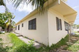 4 Bedrooms 3 Bathrooms, House for Sale in Spanish Town