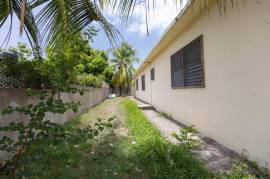 4 Bedrooms 3 Bathrooms, House for Sale in Spanish Town