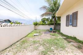 4 Bedrooms 3 Bathrooms, House for Sale in Spanish Town