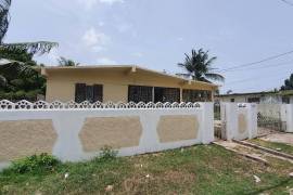 4 Bedrooms 3 Bathrooms, House for Sale in Spanish Town