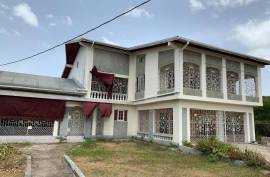 5 Bedrooms 5 Bathrooms, House for Sale in May Pen