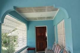 3 Bedrooms 2 Bathrooms, House for Sale in May Pen