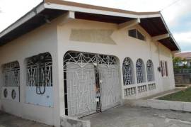 3 Bedrooms 2 Bathrooms, House for Sale in Spanish Town