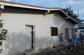 3 Bedrooms 2 Bathrooms, House for Sale in Spanish Town