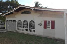 3 Bedrooms 2 Bathrooms, House for Sale in Spanish Town