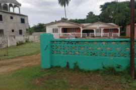 11 Bedrooms 5 Bathrooms, House for Sale in Pepper