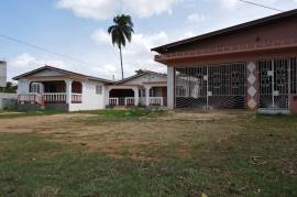 11 Bedrooms 5 Bathrooms, House for Sale in Pepper