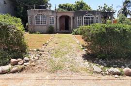 4 Bedrooms 2 Bathrooms, House for Sale in Spanish Town