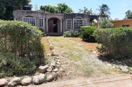 4 Bedrooms 2 Bathrooms, House for Sale in Spanish Town