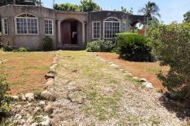 4 Bedrooms 2 Bathrooms, House for Sale in Spanish Town