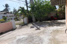 4 Bedrooms 3 Bathrooms, House for Sale in Spanish Town