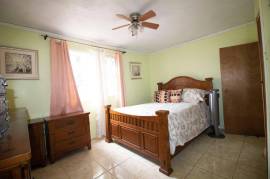 3 Bedrooms 2 Bathrooms, House for Sale in Greater Portmore