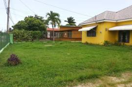 4 Bedrooms 2 Bathrooms, House for Sale in Old Harbour