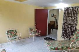 3 Bedrooms 3 Bathrooms, House for Sale in Kingston 19