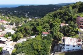 6 Bedrooms 3 Bathrooms, House for Sale in Duncans