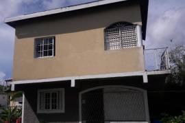 5 Bedrooms 4 Bathrooms, House for Sale in May Pen