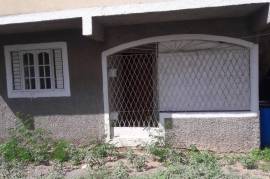 5 Bedrooms 4 Bathrooms, House for Sale in May Pen