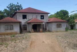 5 Bedrooms 3 Bathrooms, House for Sale in May Pen