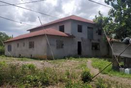 5 Bedrooms 3 Bathrooms, House for Sale in May Pen