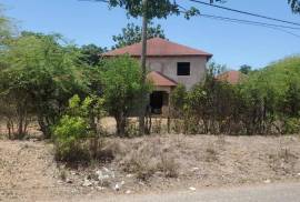 5 Bedrooms 3 Bathrooms, House for Sale in May Pen