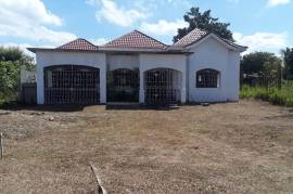 4 Bedrooms 3 Bathrooms, House for Sale in Savanna-La-Mar