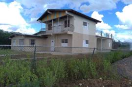 4 Bedrooms 2 Bathrooms, House for Sale in Spanish Town