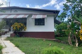 5 Bedrooms 3 Bathrooms, House for Sale in Linstead