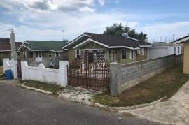 3 Bedrooms 2 Bathrooms, House for Sale in Falmouth