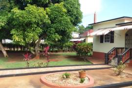 3 Bedrooms 2 Bathrooms, House for Sale in Duncans