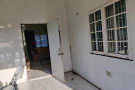 4 Bedrooms 3 Bathrooms, House for Sale in Bog Walk