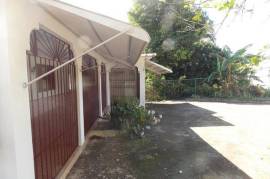 3 Bedrooms 2 Bathrooms, House for Sale in Mandeville