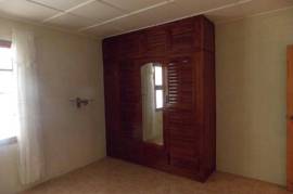 3 Bedrooms 2 Bathrooms, House for Sale in Mandeville