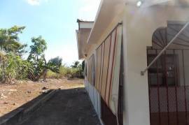 3 Bedrooms 2 Bathrooms, House for Sale in Mandeville