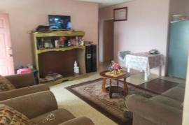 4 Bedrooms 2 Bathrooms, House for Sale in Spur Tree